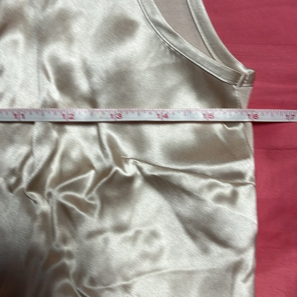 NWT intimissimi champagne silk sleeveless top small - Picture 9 of 10